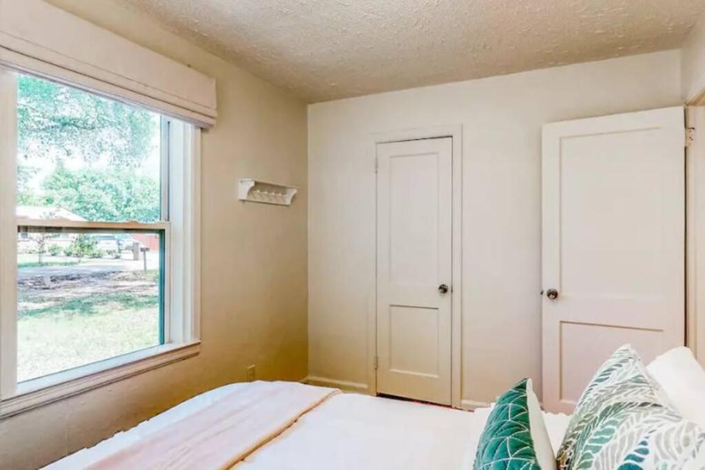 הוילה Private, Quiet-Close To Dwntn Pensacola, Stadium, Beaches מראה חיצוני תמונה